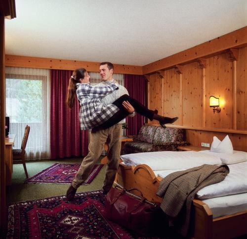 Hotel Almhof นอยชติฟ อิม ชตูไปทัล ภายนอก รูปภาพ