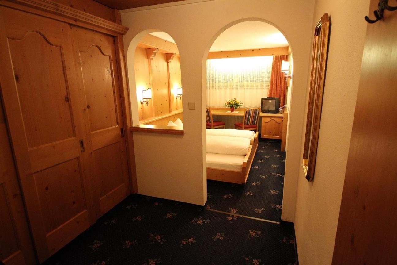 Hotel Almhof นอยชติฟ อิม ชตูไปทัล ภายนอก รูปภาพ